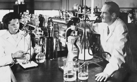 Gertrude Elion and George Hitchings in 1948 <p>Twenty-year-old Rosalyn Sussman cut a steely, solitary figure in September 1941 as she started her doctorate in nuclear physics at the University of Illinois Champaign-Urbana.</p> <p>“I was the first woman to have a graduate assistantship in physics there since 1917,” she recounted to <a href=